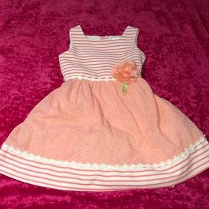 Girls size 5T spring dress.